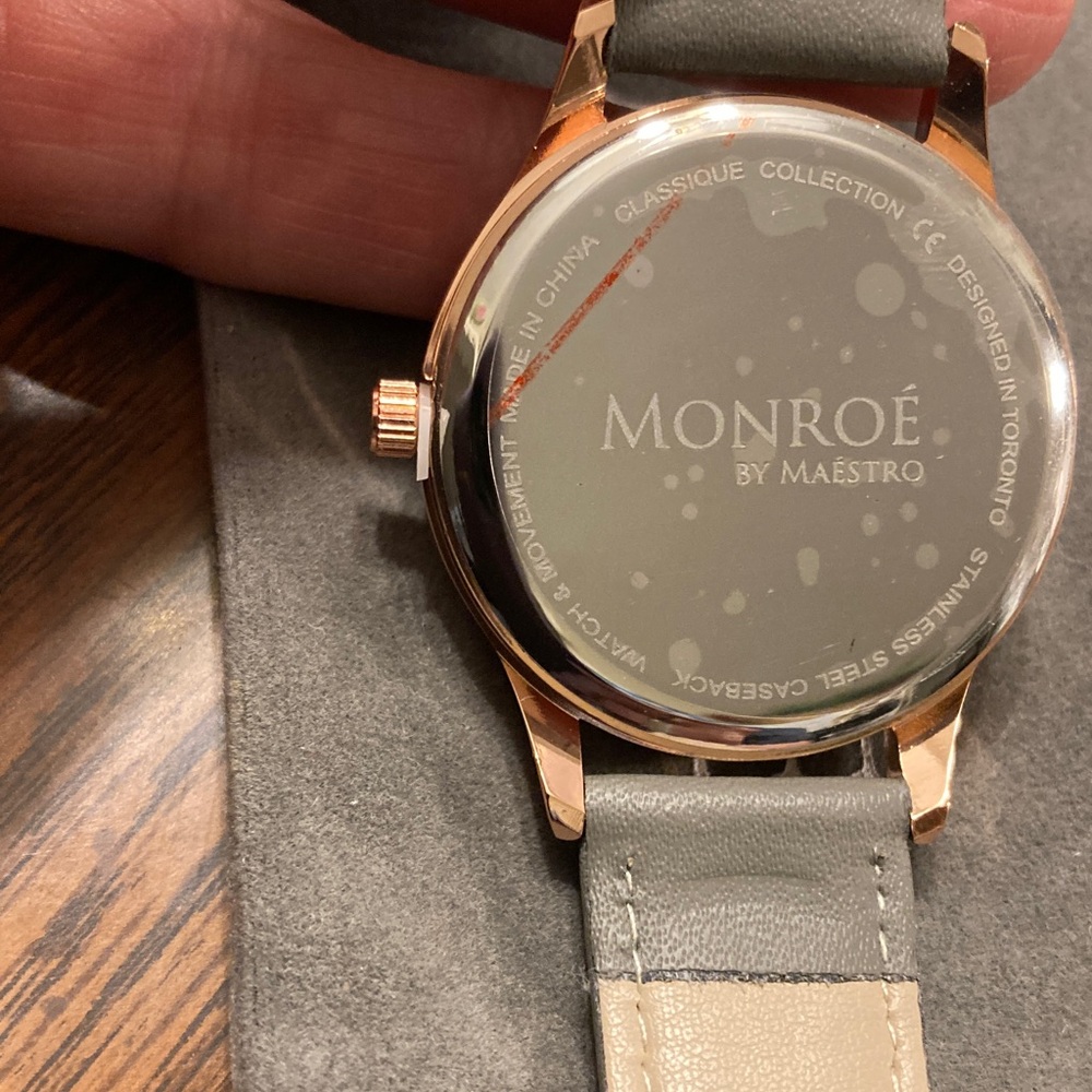 Maéstro Monroé NEW Rose Gold 33mm  Women’s Watch with Gray Strap. W/dust bag - Picture 5 of 7